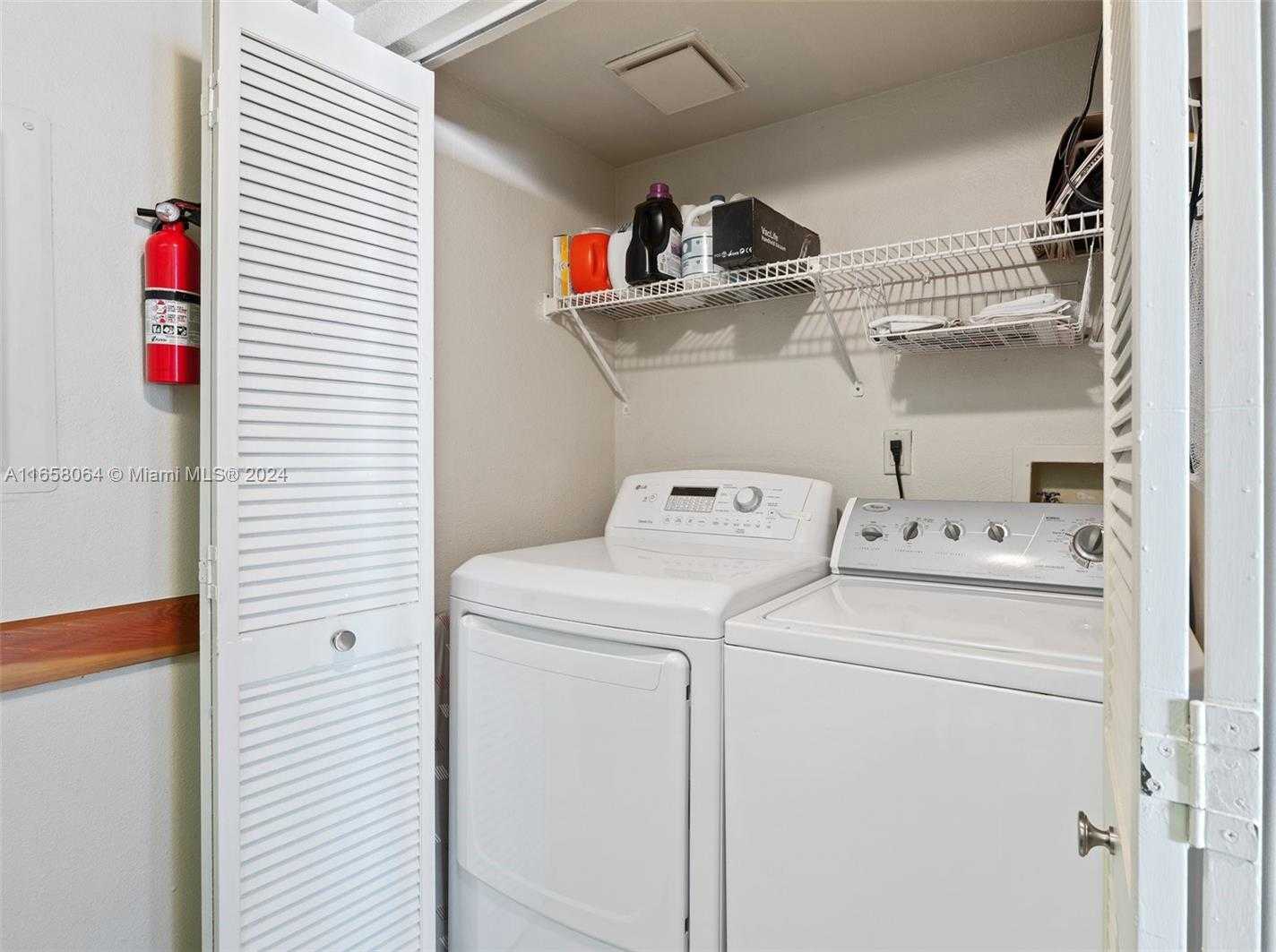 Small Image of 520 BRICKELL KEY DR #A1503, Miami Number 16