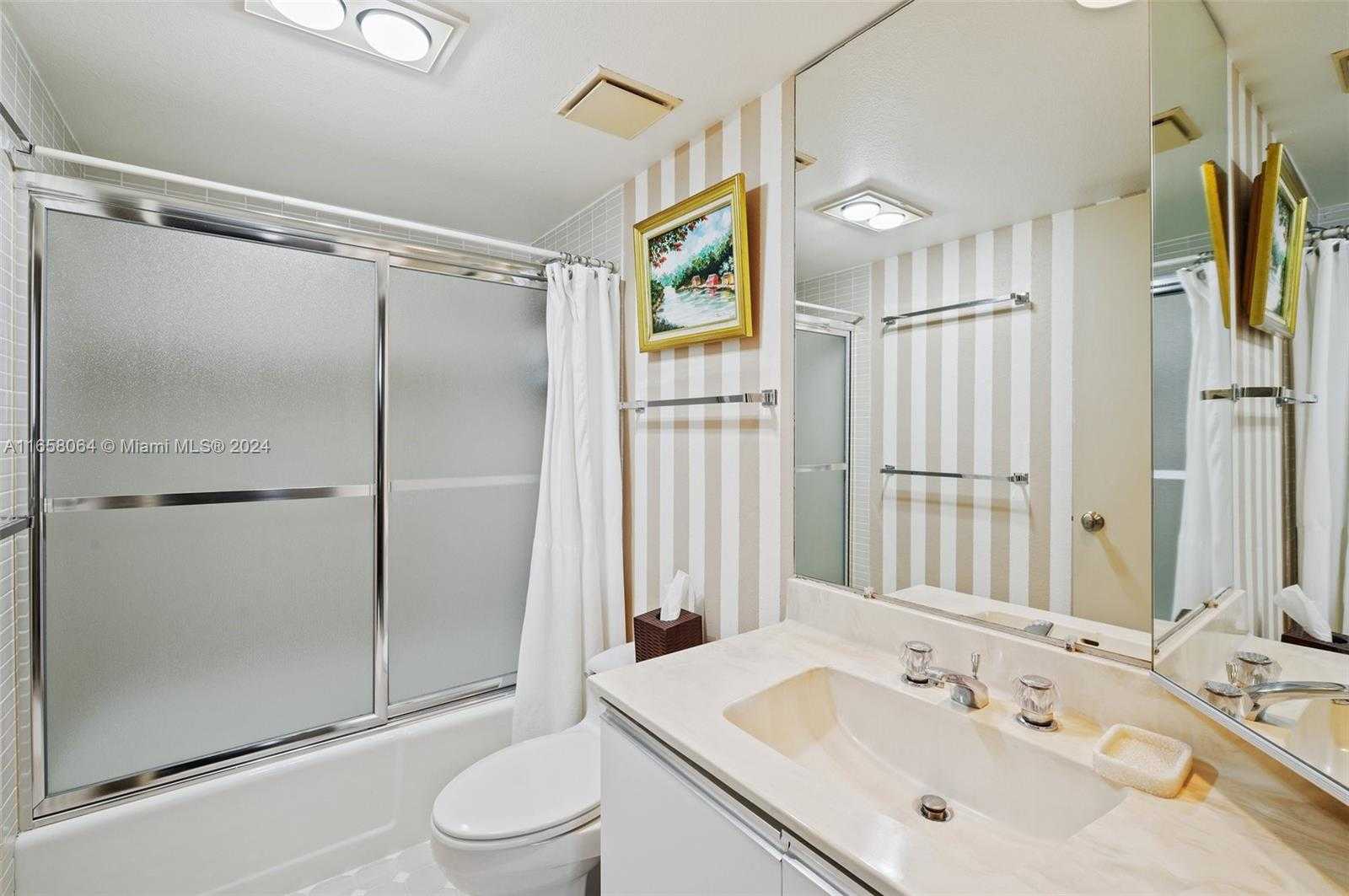 Small Image of 520 BRICKELL KEY DR #A1503, Miami Number 8