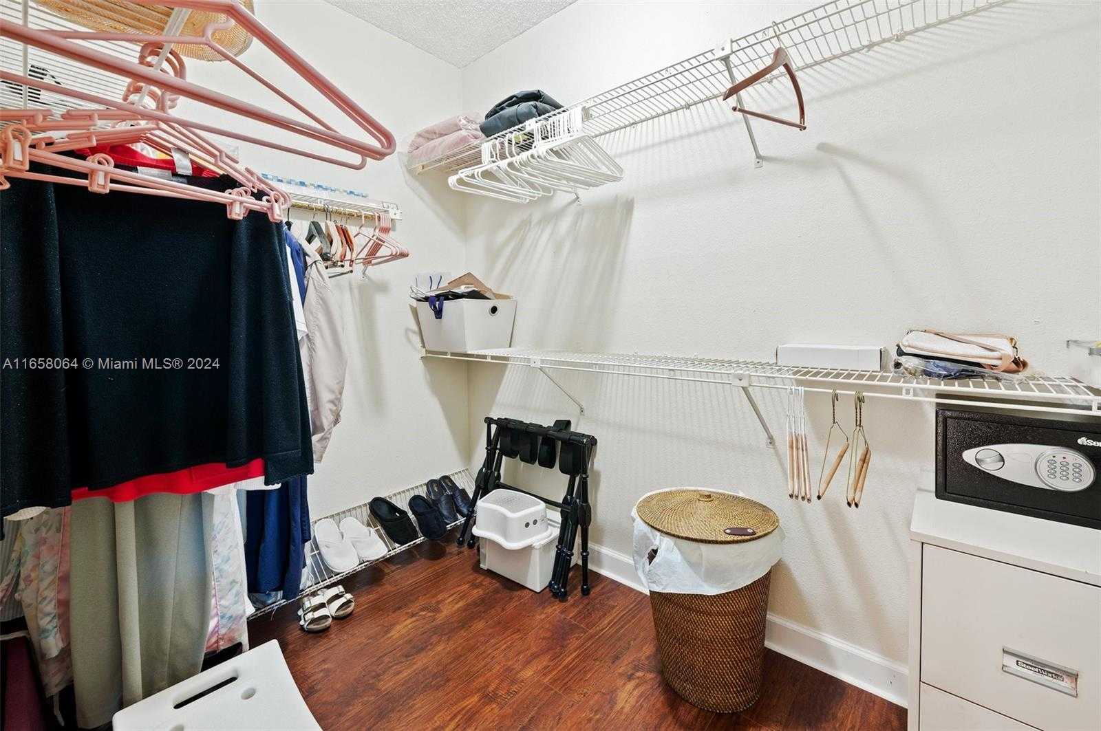 Small Image of 520 BRICKELL KEY DR #A1503, Miami Number 9