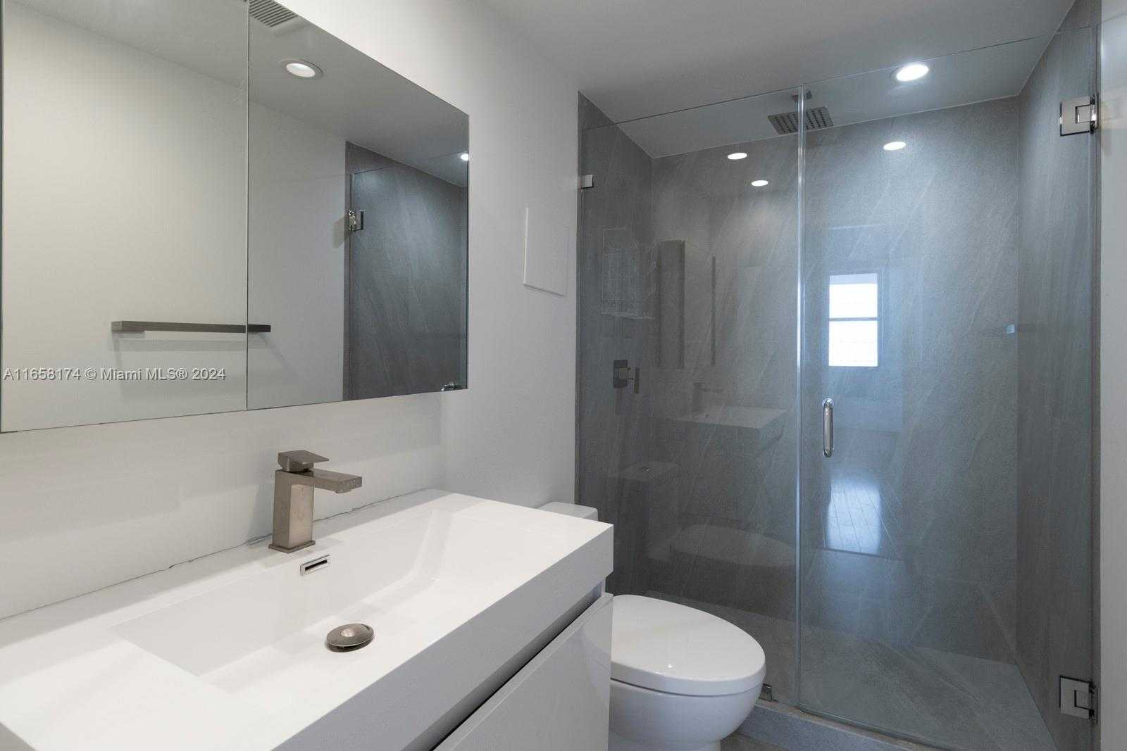 Small Image of 20 ISLAND AVE #1405, Miami Beach Number 16