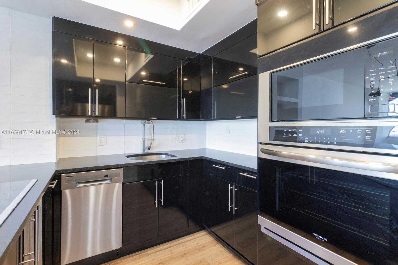 Small Image of 20 ISLAND AVE #1405, Miami Beach Number 8
