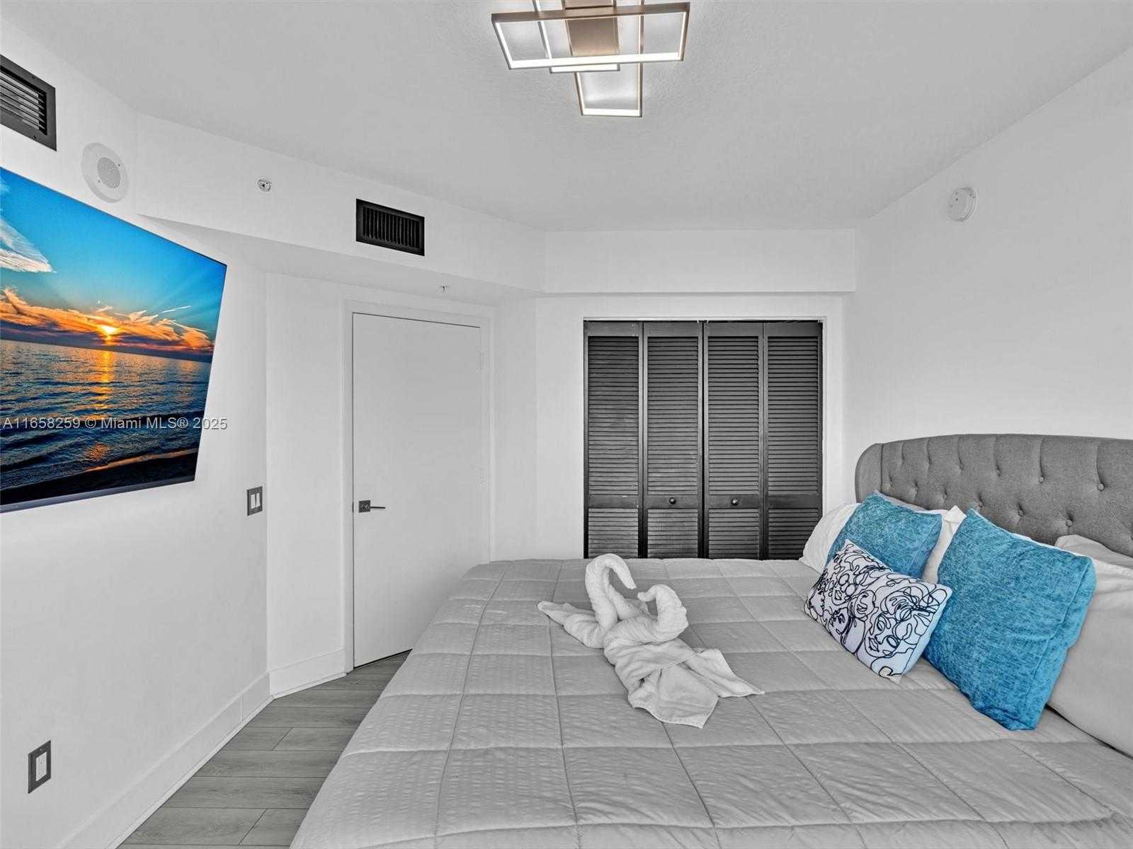 Small Image of 41 SOUTH EAST 5TH ST #1717, Miami Number 14