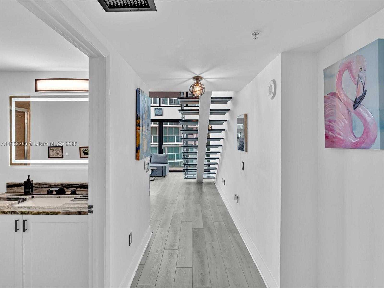 Small Image of 41 SOUTH EAST 5TH ST #1717, Miami Number 17