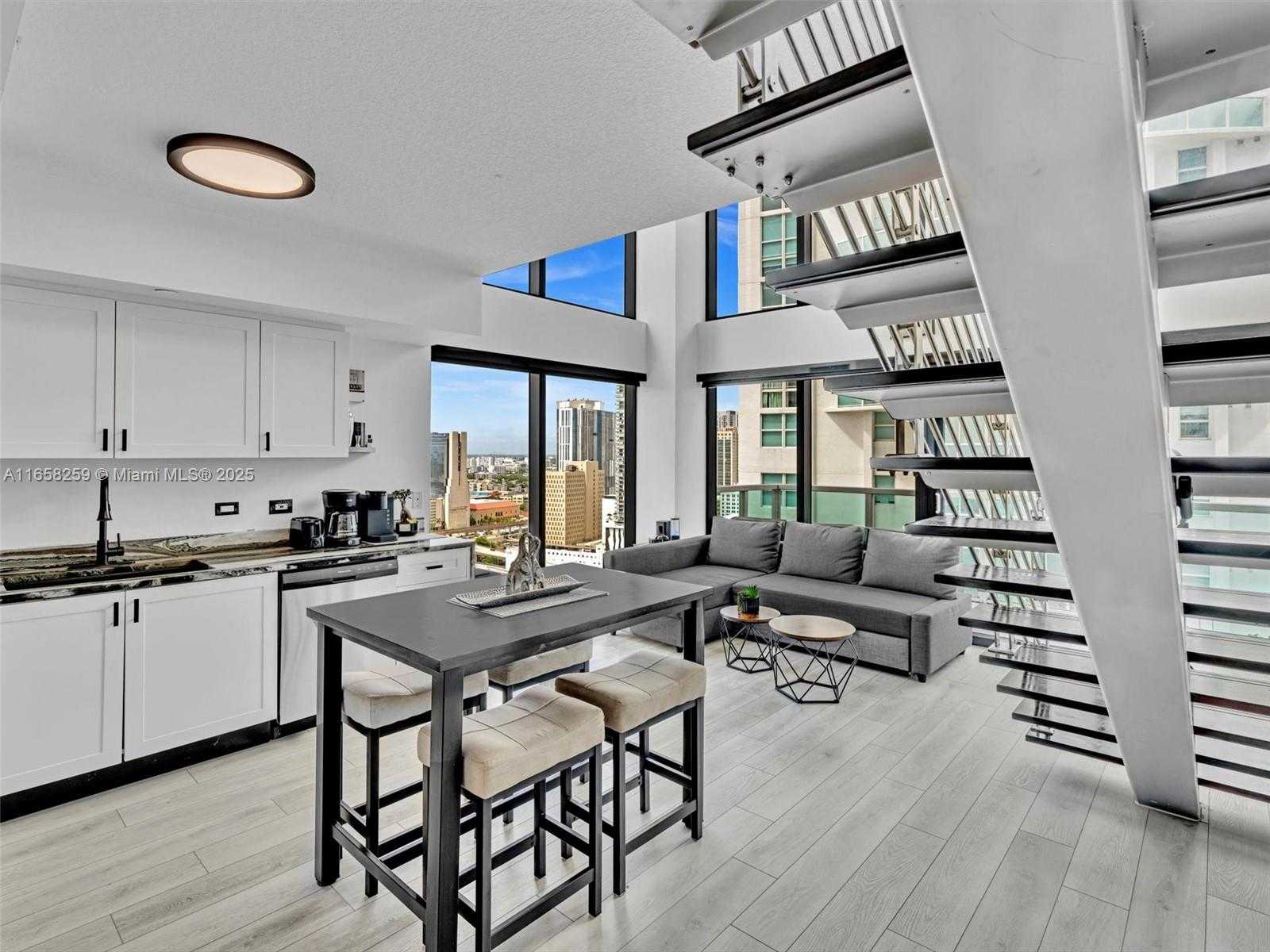 Small Image of 41 SOUTH EAST 5TH ST #1717, Miami Number 18