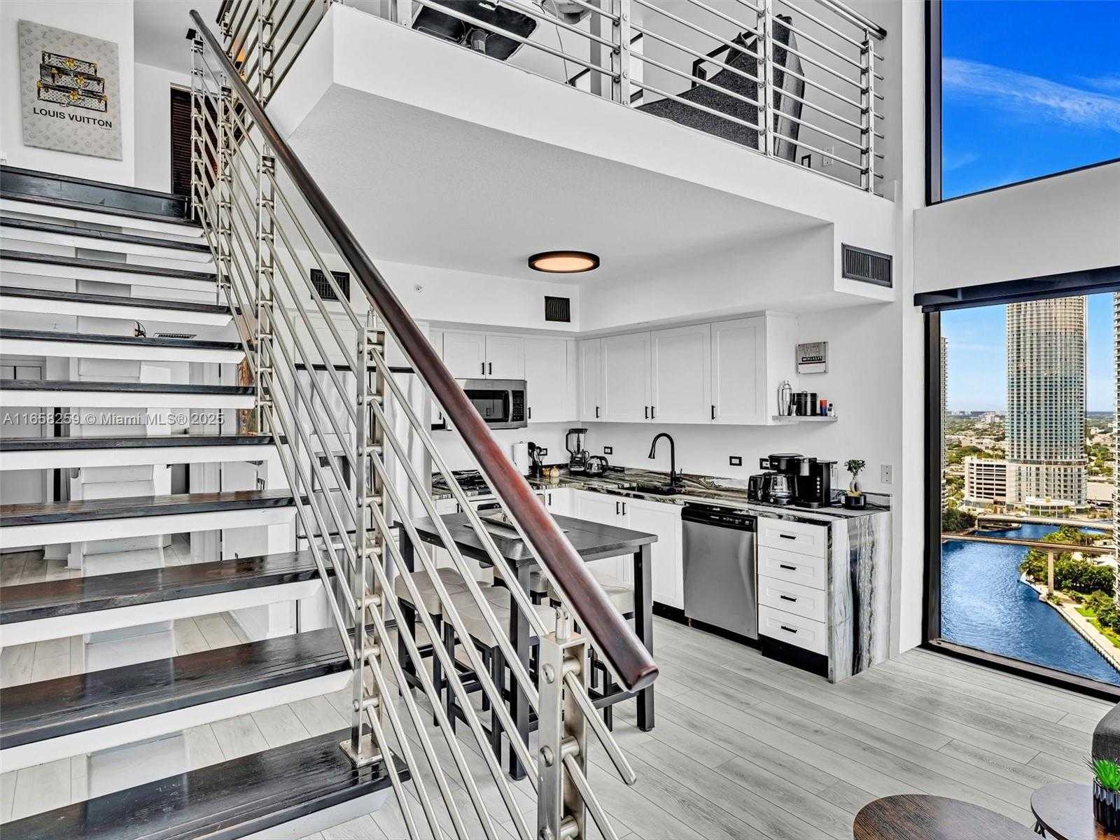 Small Image of 41 SOUTH EAST 5TH ST #1717, Miami Number 2