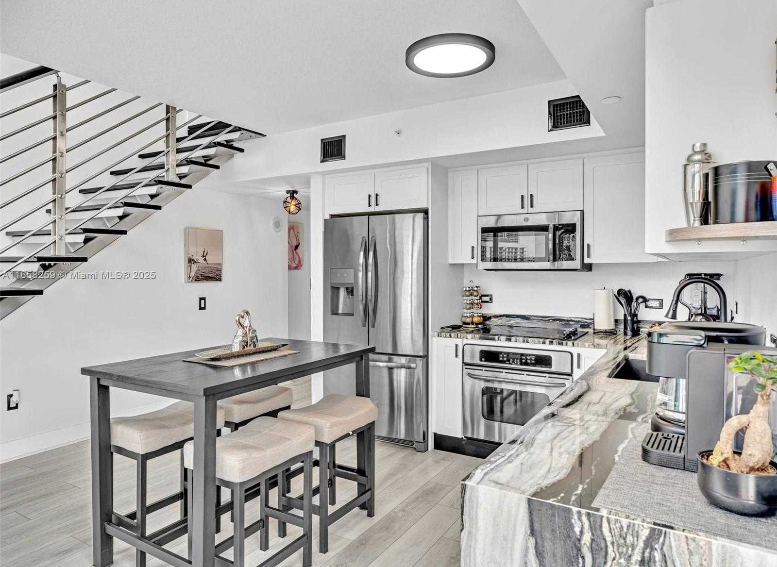 Small Image of 41 SOUTH EAST 5TH ST #1717, Miami Number 27