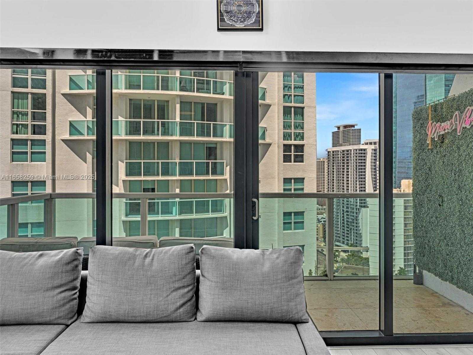 Small Image of 41 SOUTH EAST 5TH ST #1717, Miami Number 30