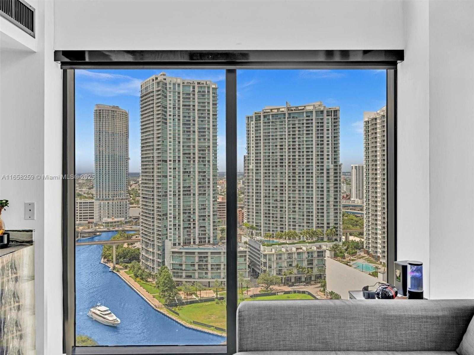 Small Image of 41 SOUTH EAST 5TH ST #1717, Miami Number 31