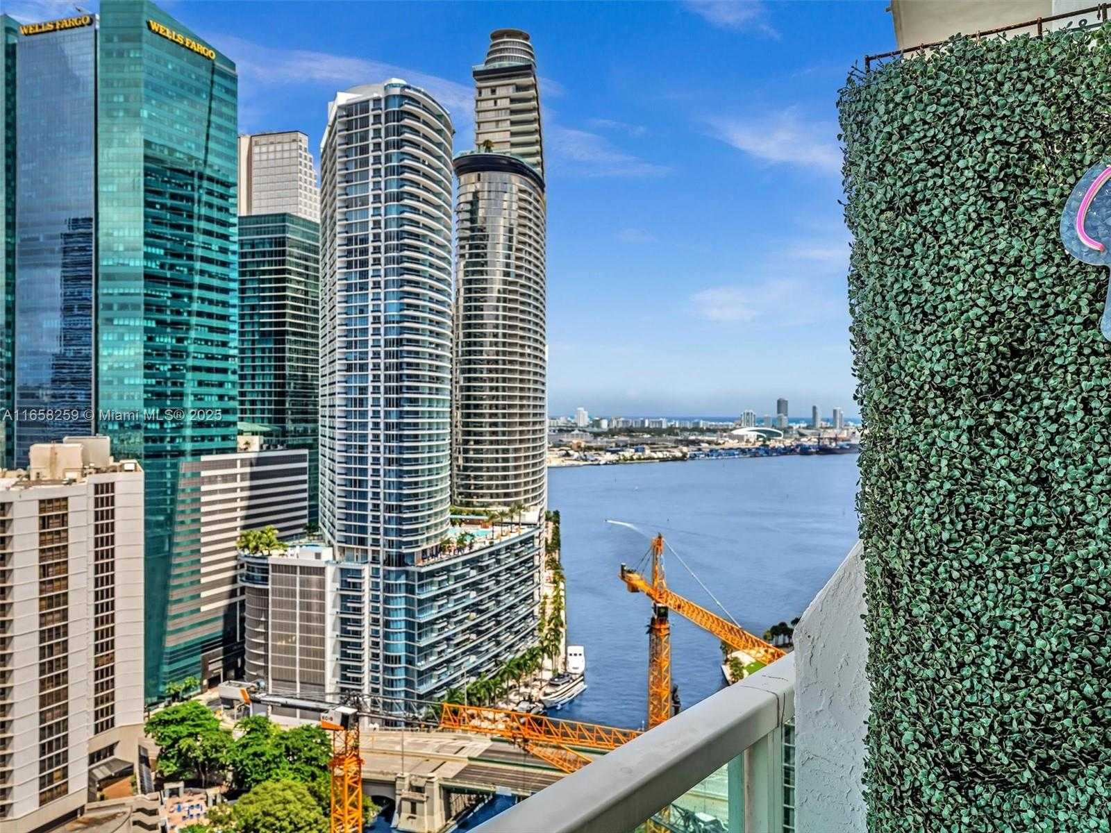Small Image of 41 SOUTH EAST 5TH ST #1717, Miami Number 35