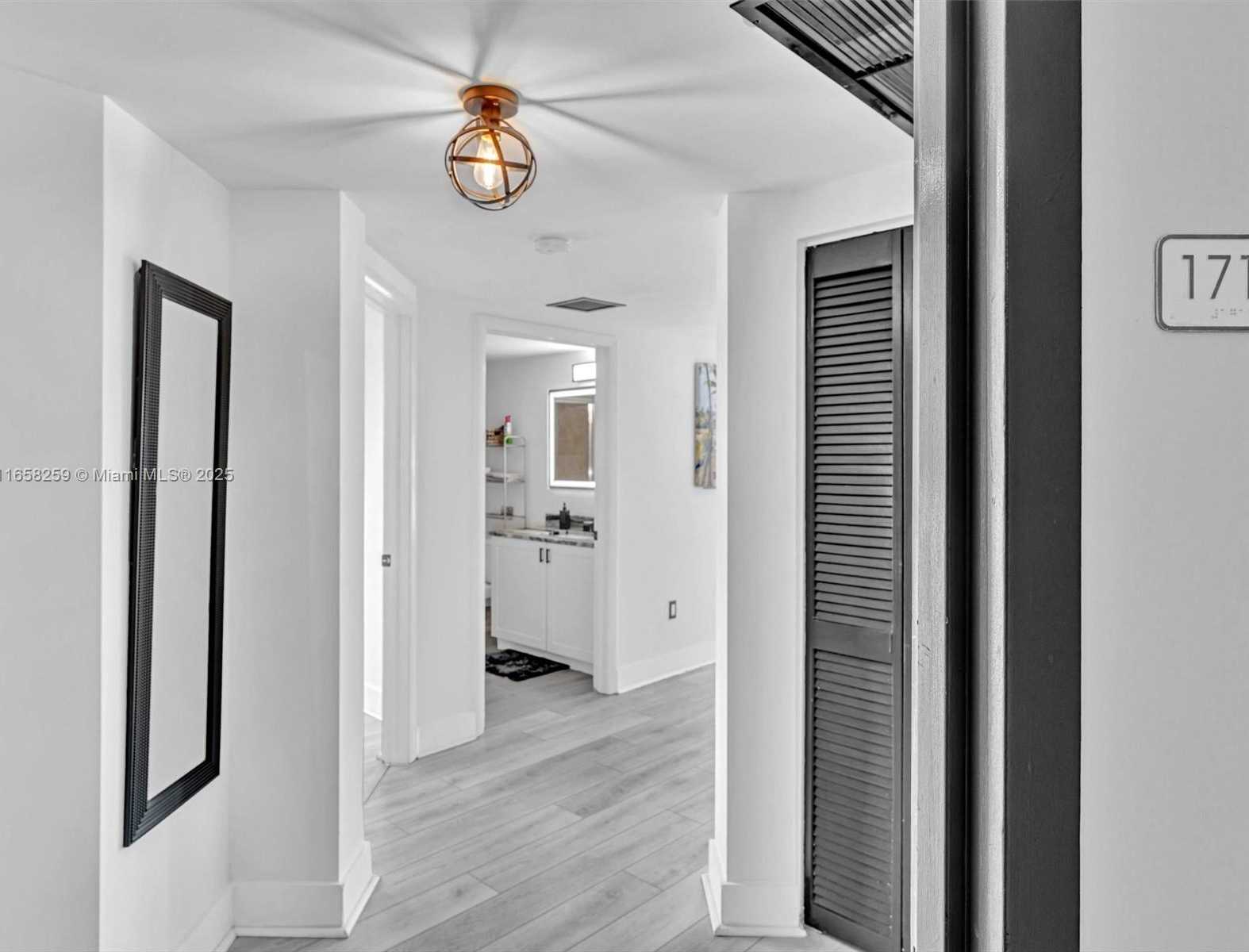 Small Image of 41 SOUTH EAST 5TH ST #1717, Miami Number 4