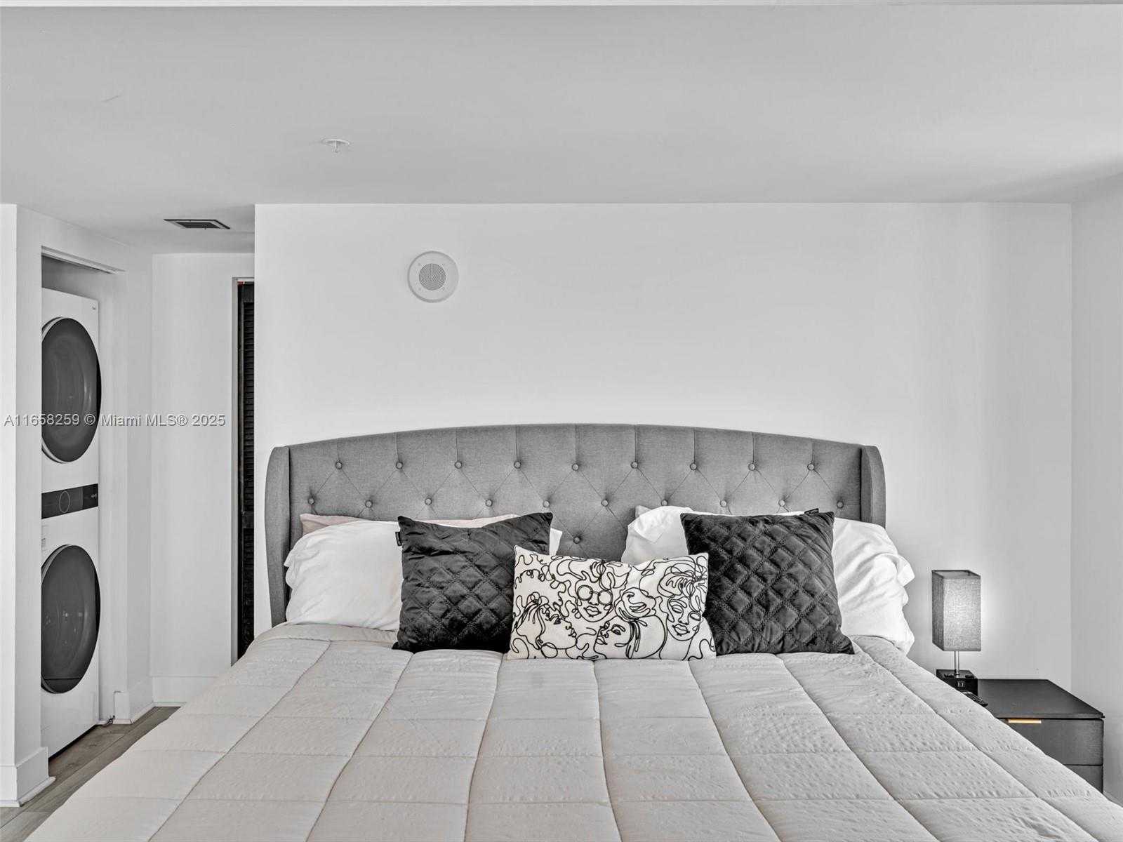 Small Image of 41 SOUTH EAST 5TH ST #1717, Miami Number 41