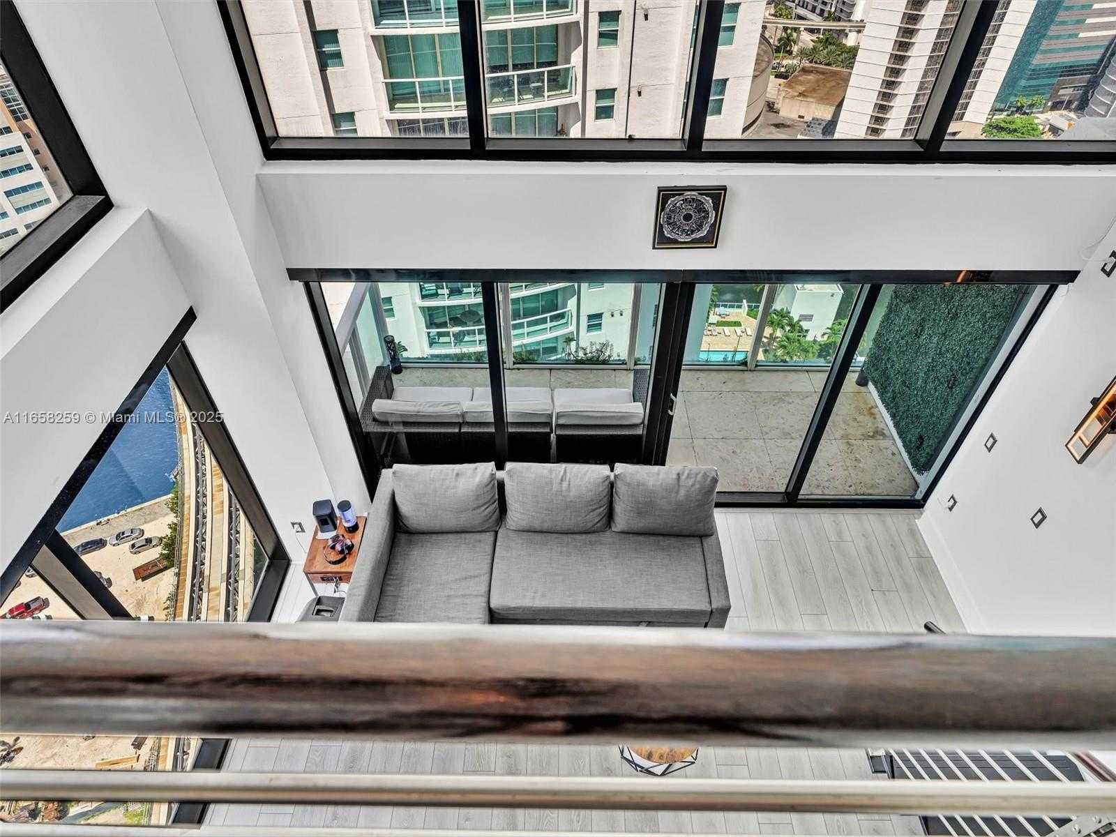 Small Image of 41 SOUTH EAST 5TH ST #1717, Miami Number 42