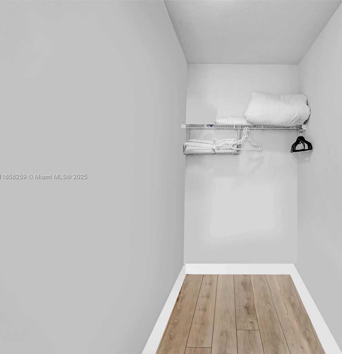 Small Image of 41 SOUTH EAST 5TH ST #1717, Miami Number 46
