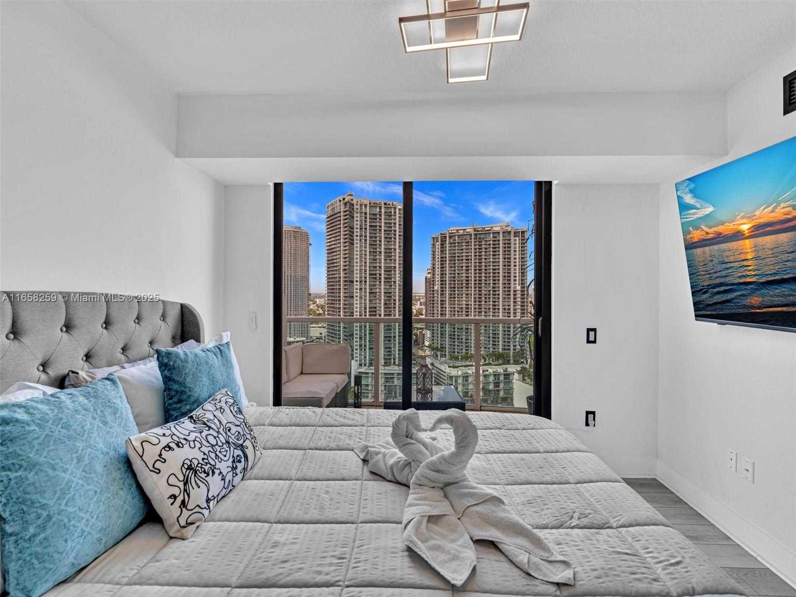 Small Image of 41 SOUTH EAST 5TH ST #1717, Miami Number 8