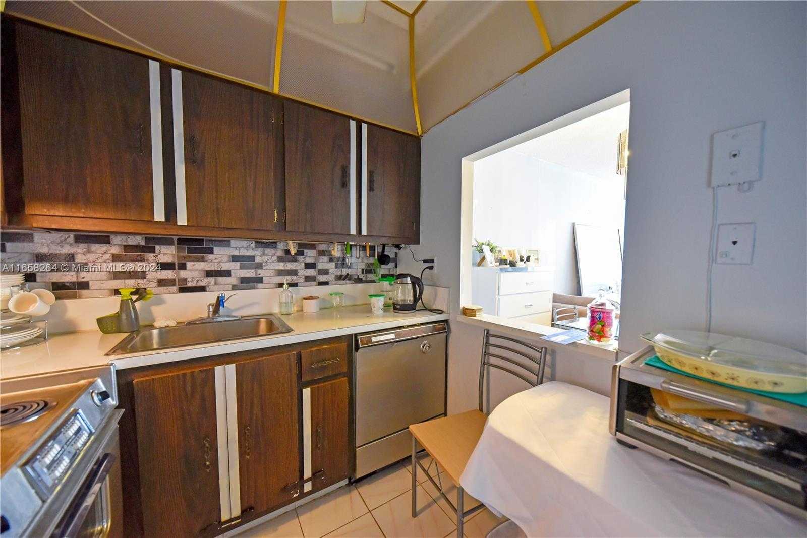 Small Image of 200 172ND ST #306, Sunny Isles Beach Number 5