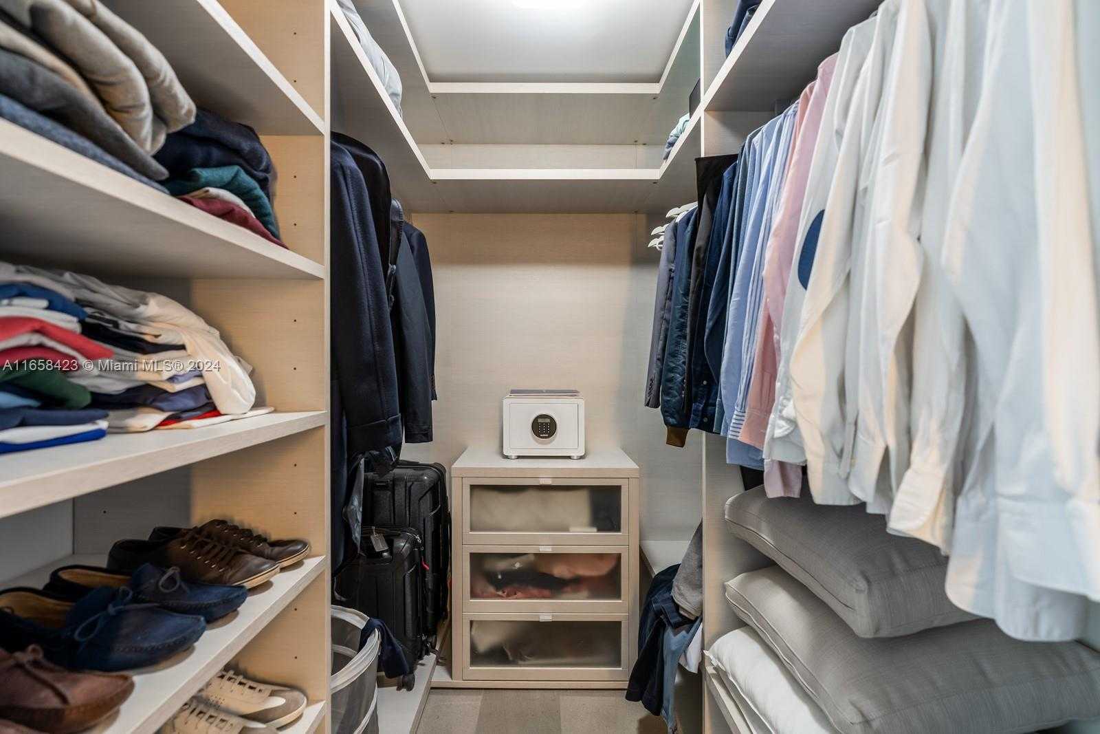 Small Image of 68 SOUTH EAST 6TH ST #3706, Miami Number 11