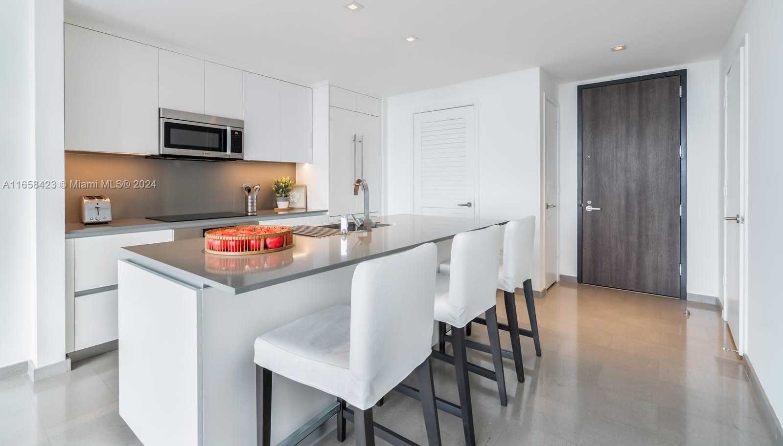 Small Image of 68 SOUTH EAST 6TH ST #3706, Miami Number 4