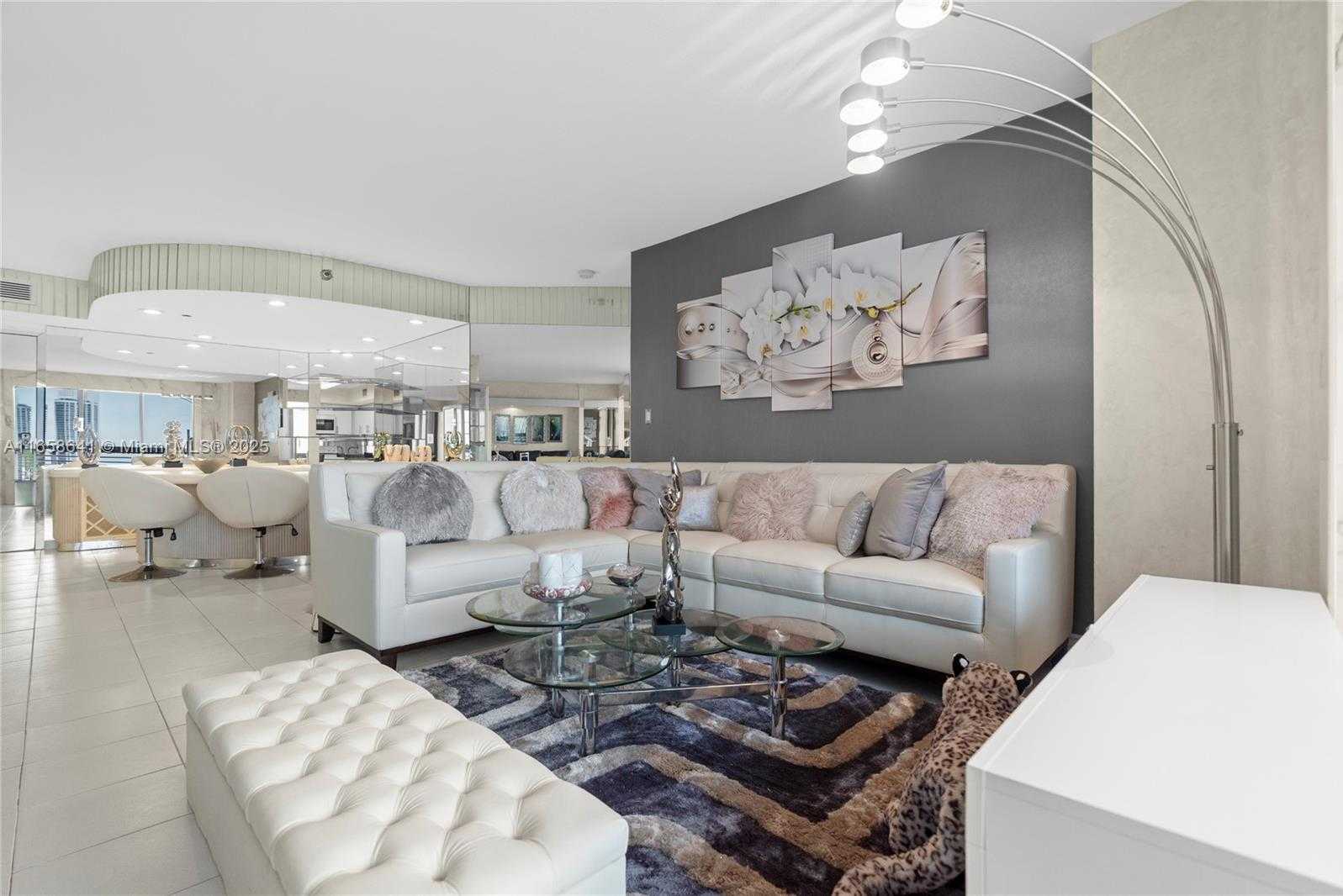 Small Image of 19101 MYSTIC POINTE DR #LPH9, Aventura Number 14