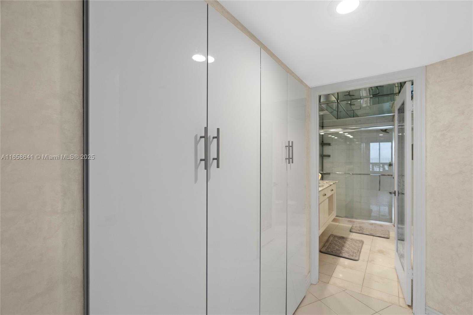 Small Image of 19101 MYSTIC POINTE DR #LPH9, Aventura Number 20