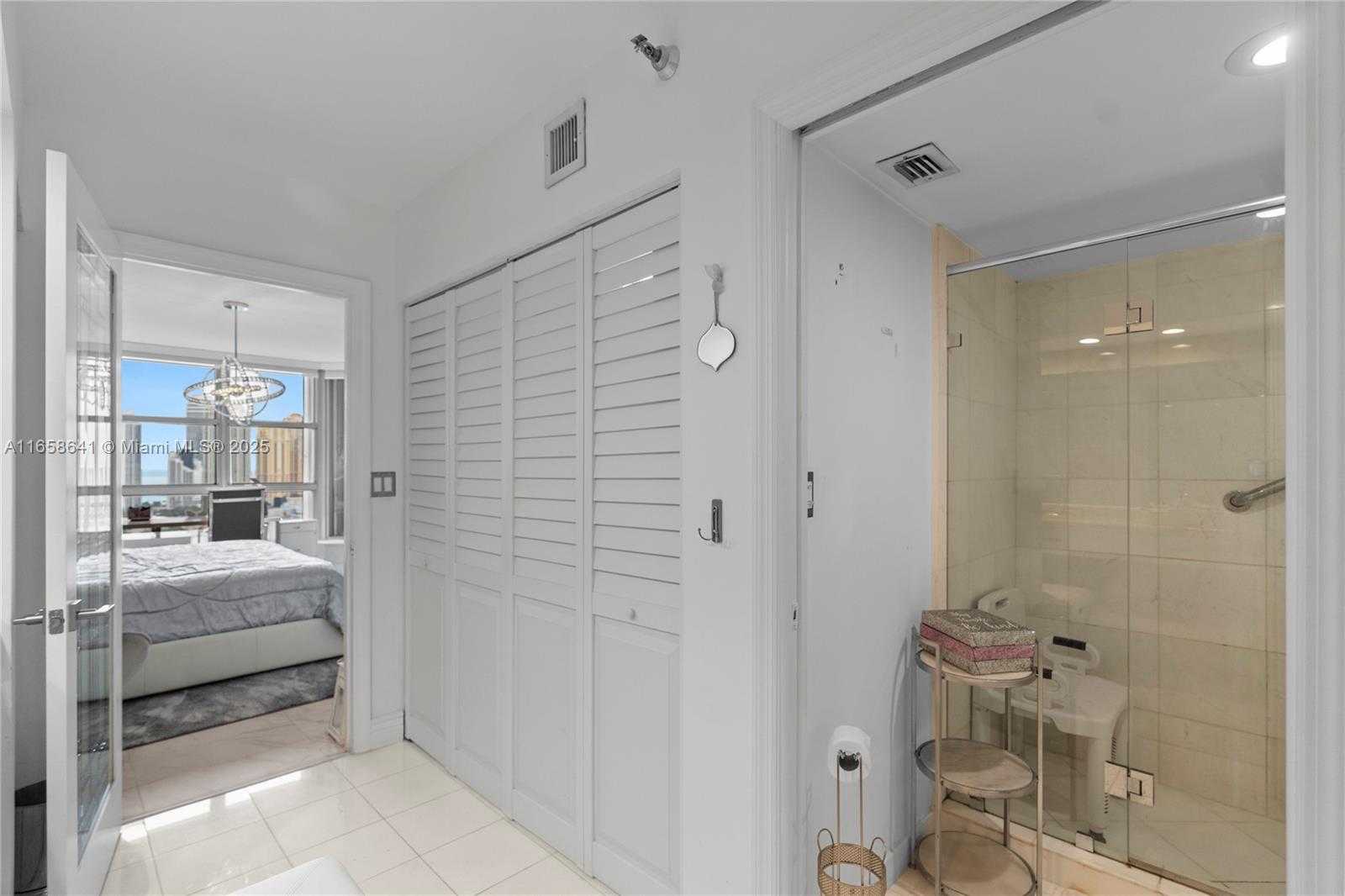 Small Image of 19101 MYSTIC POINTE DR #LPH9, Aventura Number 35
