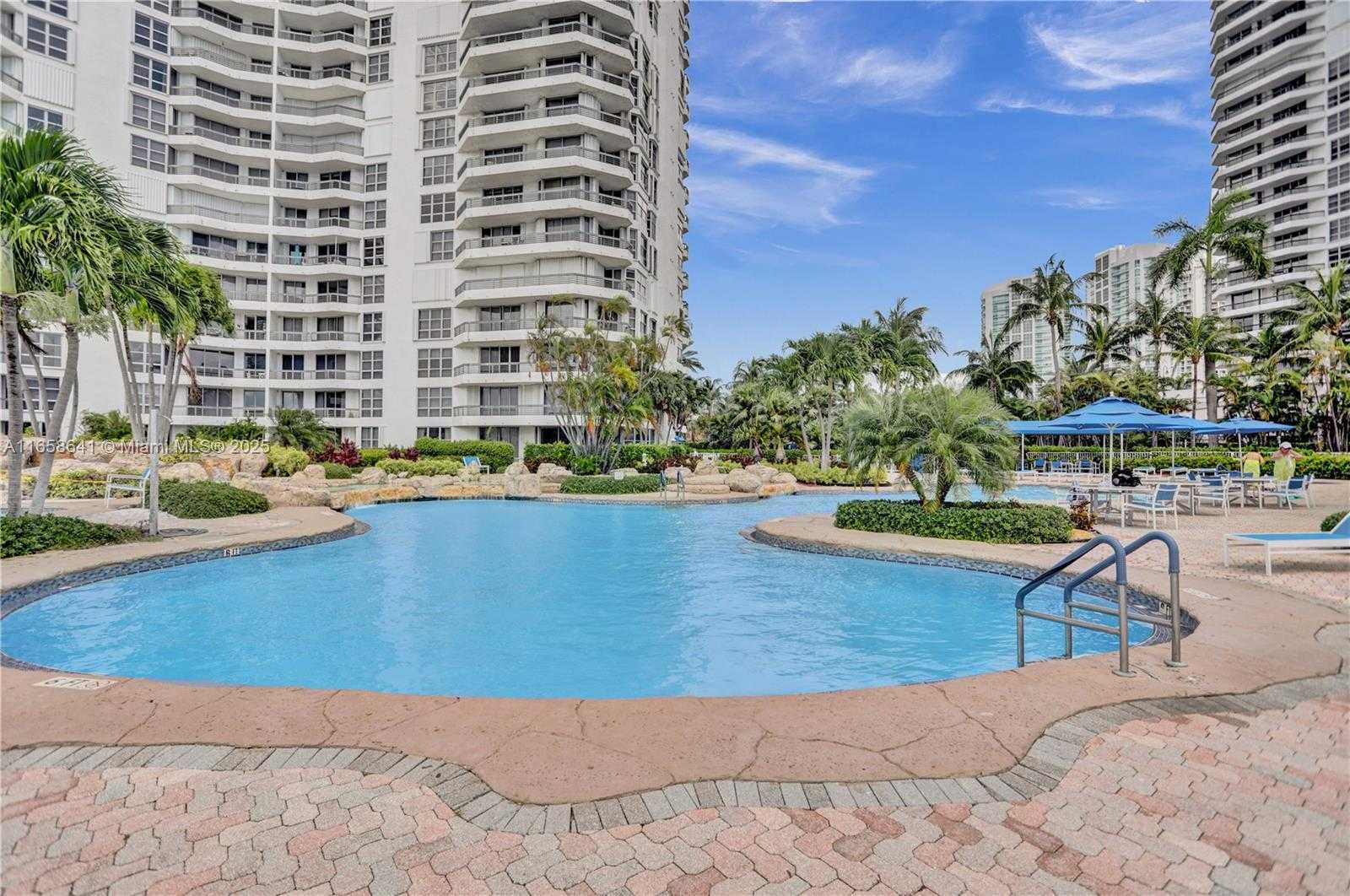 Small Image of 19101 MYSTIC POINTE DR #LPH9, Aventura Number 43