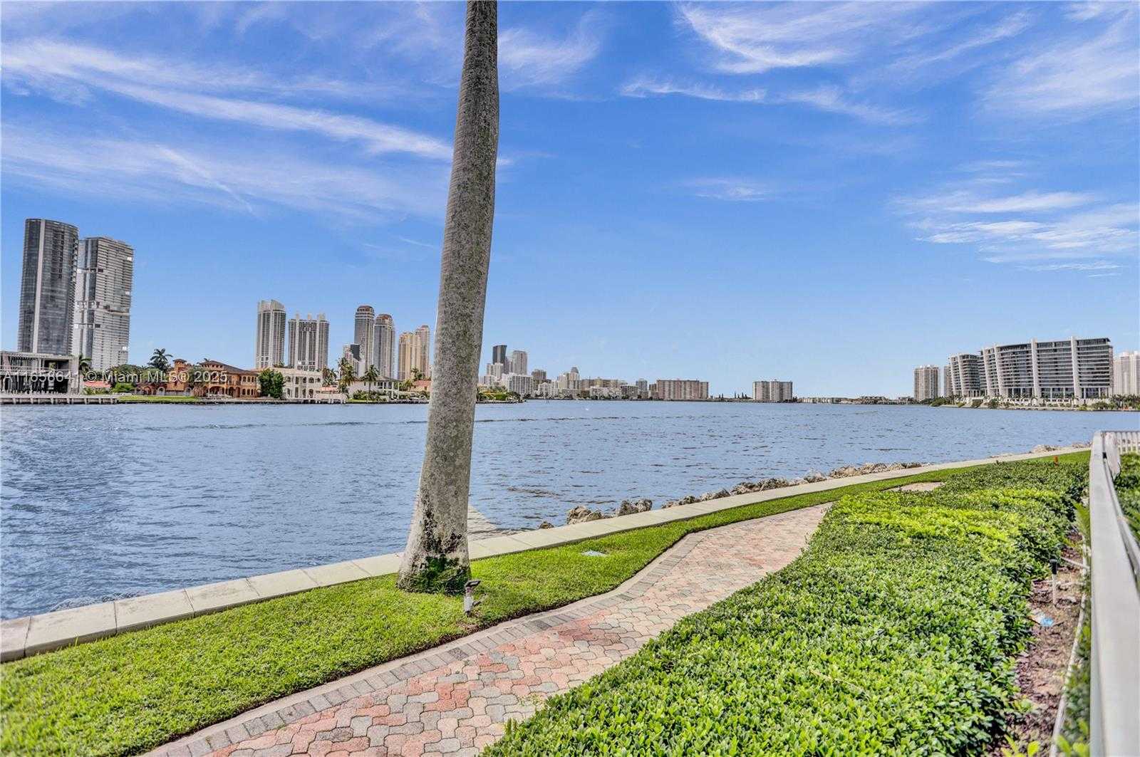 Small Image of 19101 MYSTIC POINTE DR #LPH9, Aventura Number 44