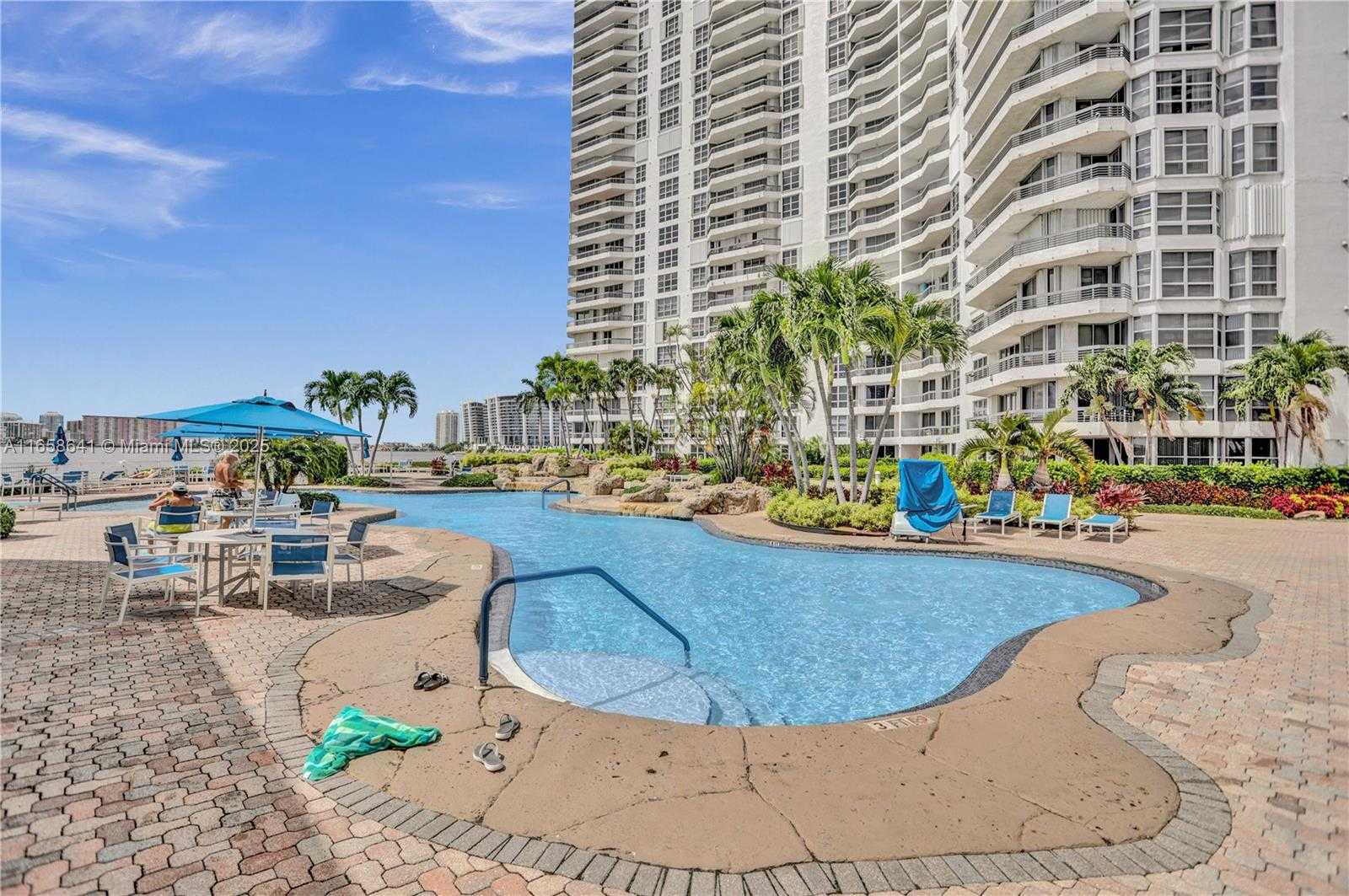 Small Image of 19101 MYSTIC POINTE DR #LPH9, Aventura Number 45
