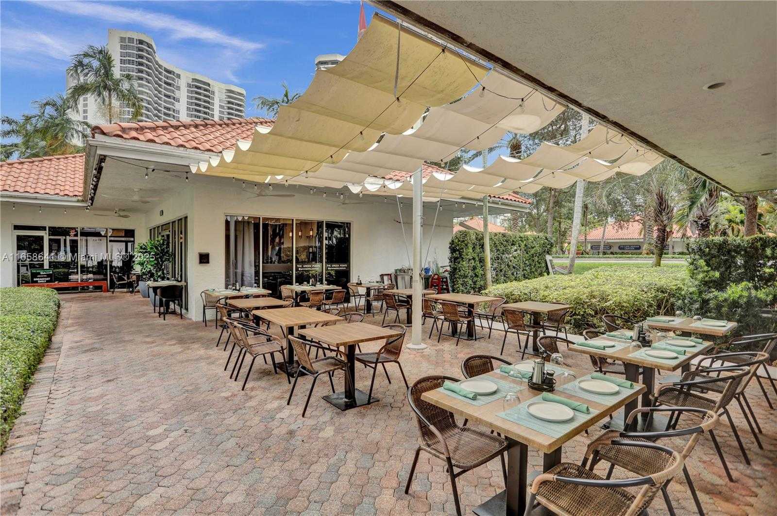 Small Image of 19101 MYSTIC POINTE DR #LPH9, Aventura Number 49