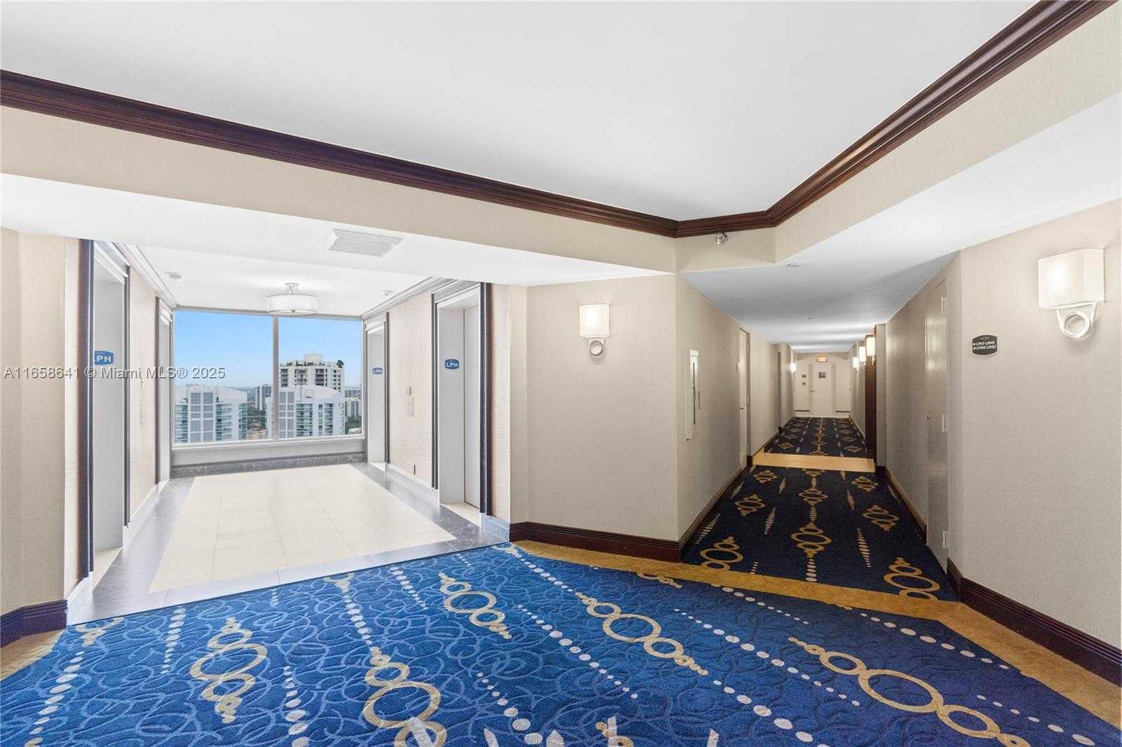 Small Image of 19101 MYSTIC POINTE DR #LPH9, Aventura Number 5