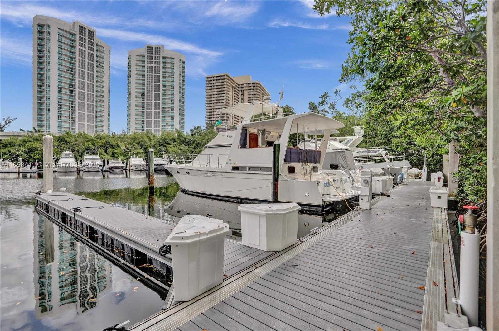 Small Image of 19101 MYSTIC POINTE DR #LPH9, Aventura Number 51