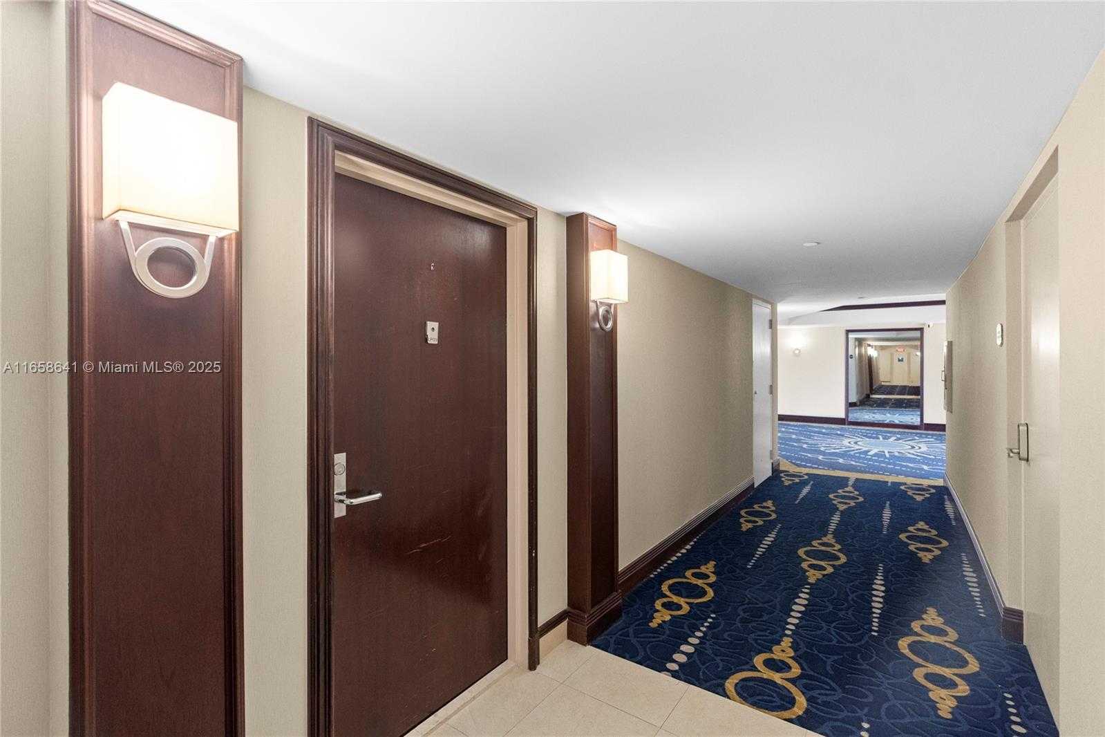 Small Image of 19101 MYSTIC POINTE DR #LPH9, Aventura Number 6