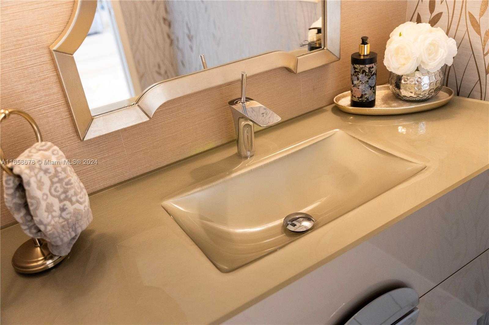 Small Image of 5000 ISLAND ESTATES DR #1407, Aventura Number 32