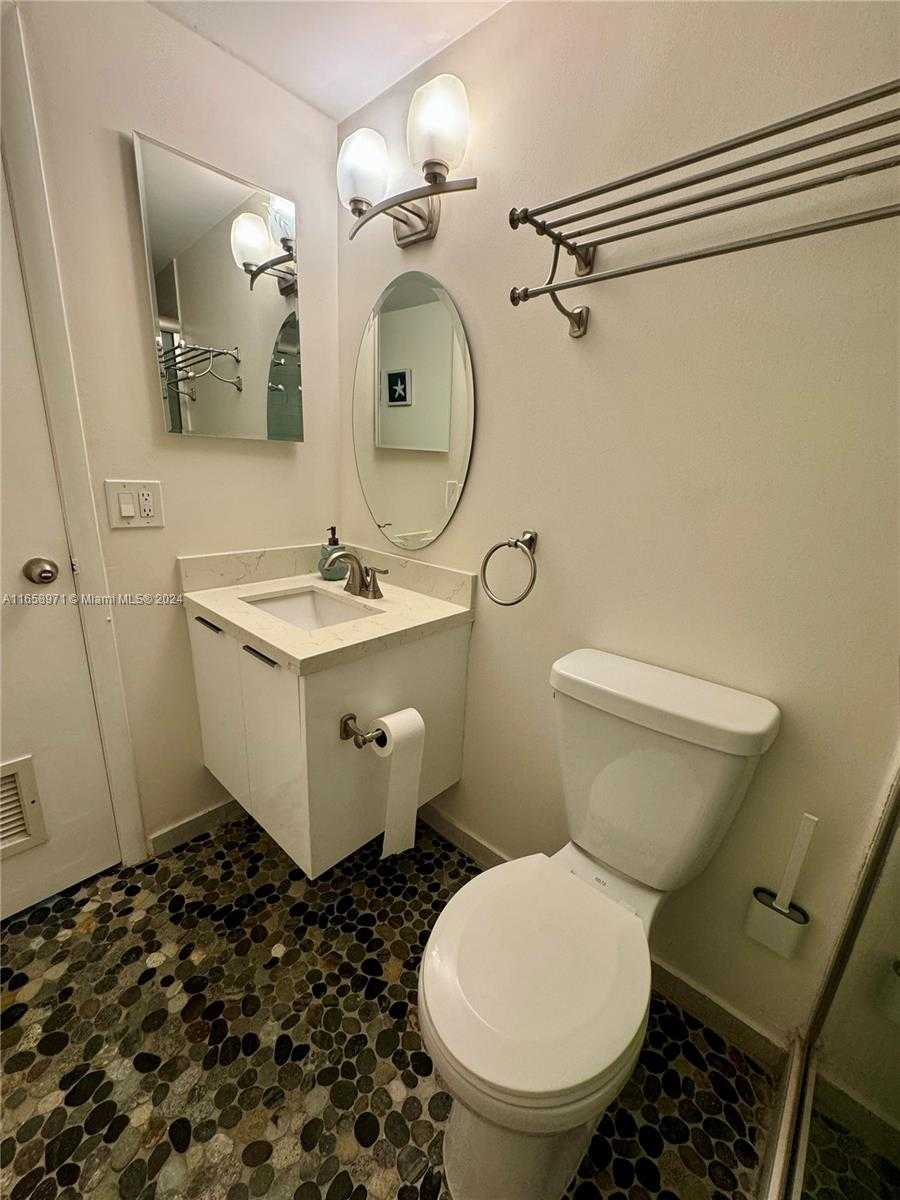 Small Image of 1720 HARRISON ST #15F, Hollywood Number 14