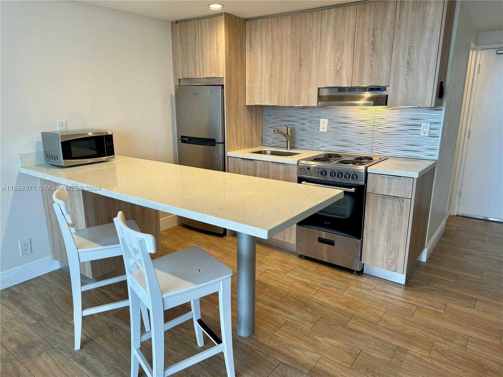 Small Image of 1720 HARRISON ST #15F, Hollywood Number 2
