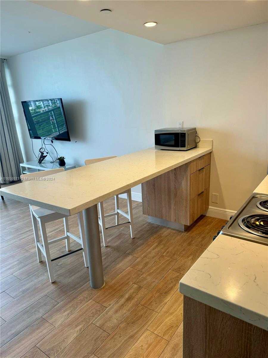 Small Image of 1720 HARRISON ST #15F, Hollywood Number 3