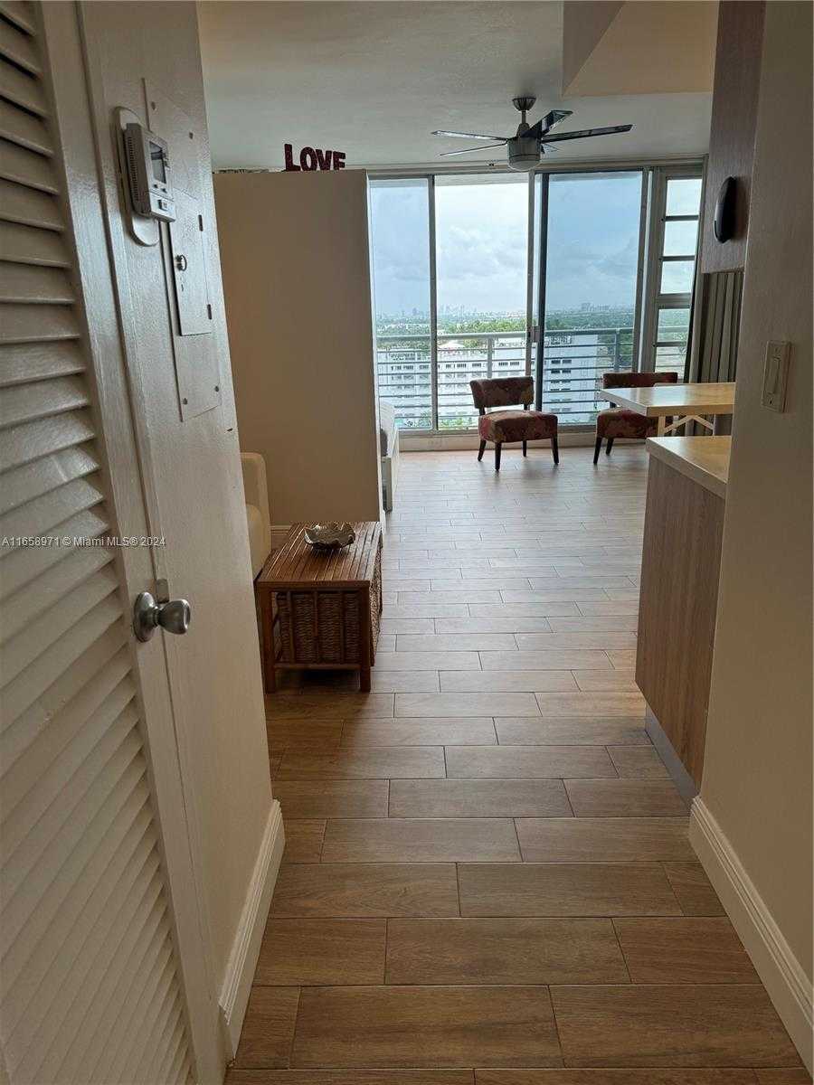 Small Image of 1720 HARRISON ST #15F, Hollywood Number 4