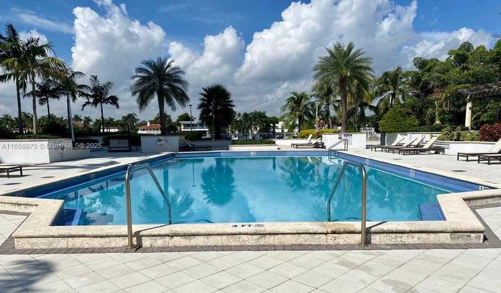 Small Image of 5600 COLLINS AVE #15B, Miami Beach Number 18