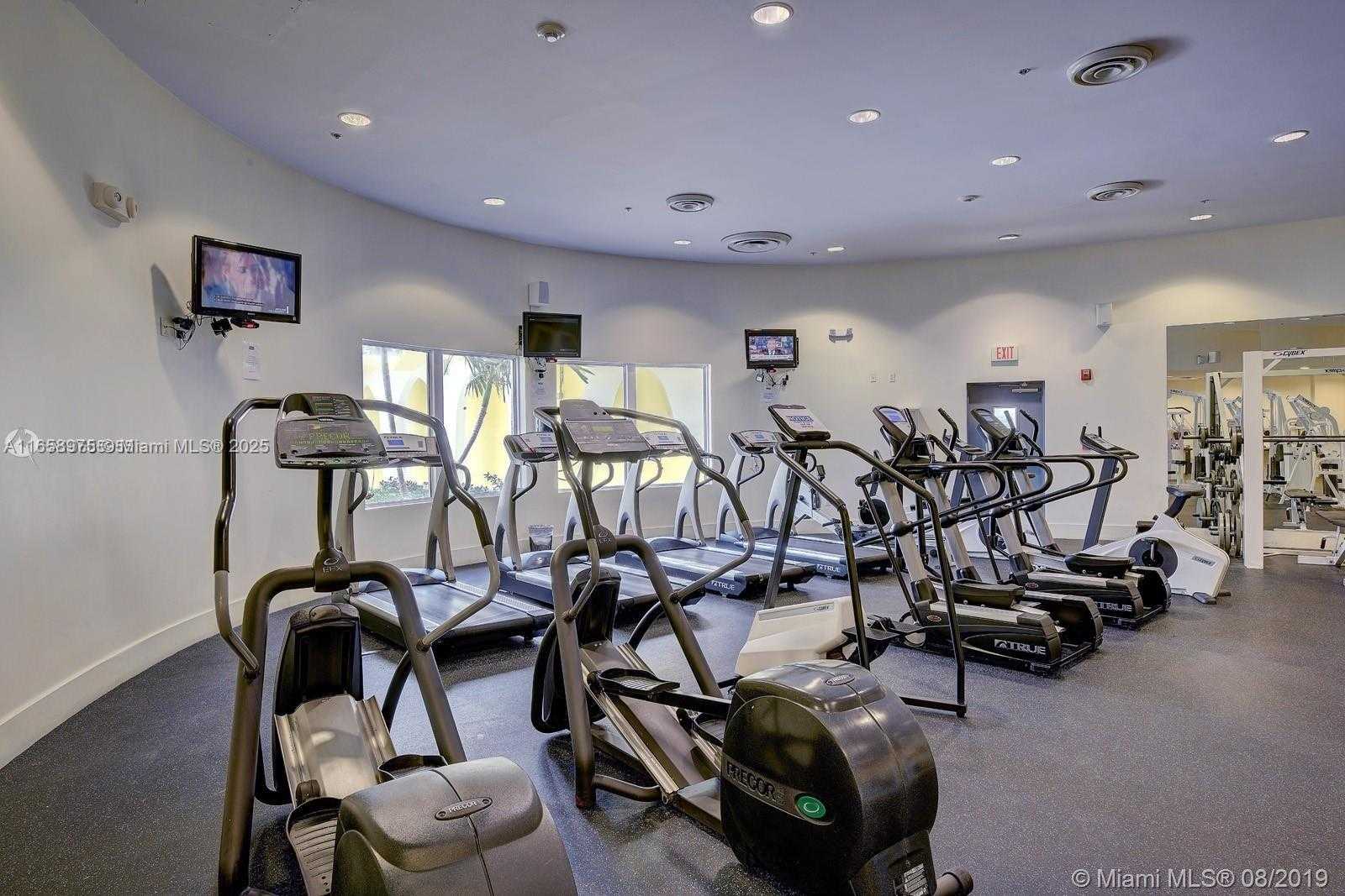 Small Image of 5600 COLLINS AVE #15B, Miami Beach Number 22