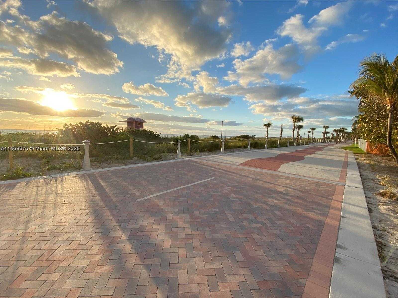 Small Image of 5600 COLLINS AVE #15B, Miami Beach Number 31