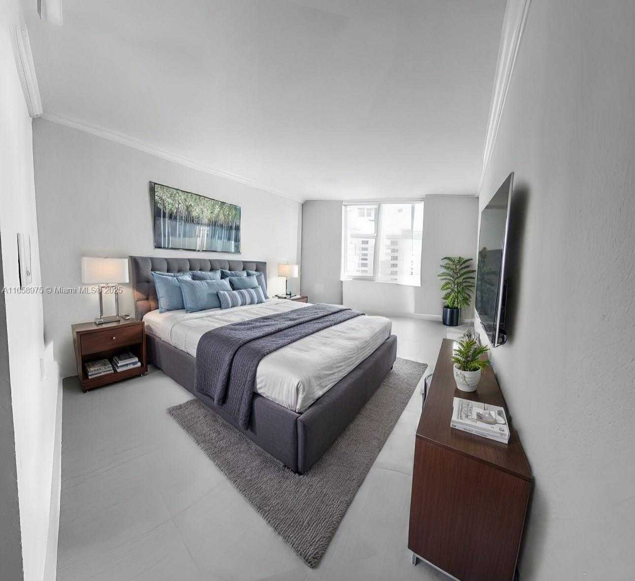 Small Image of 5600 COLLINS AVE #15B, Miami Beach Number 4