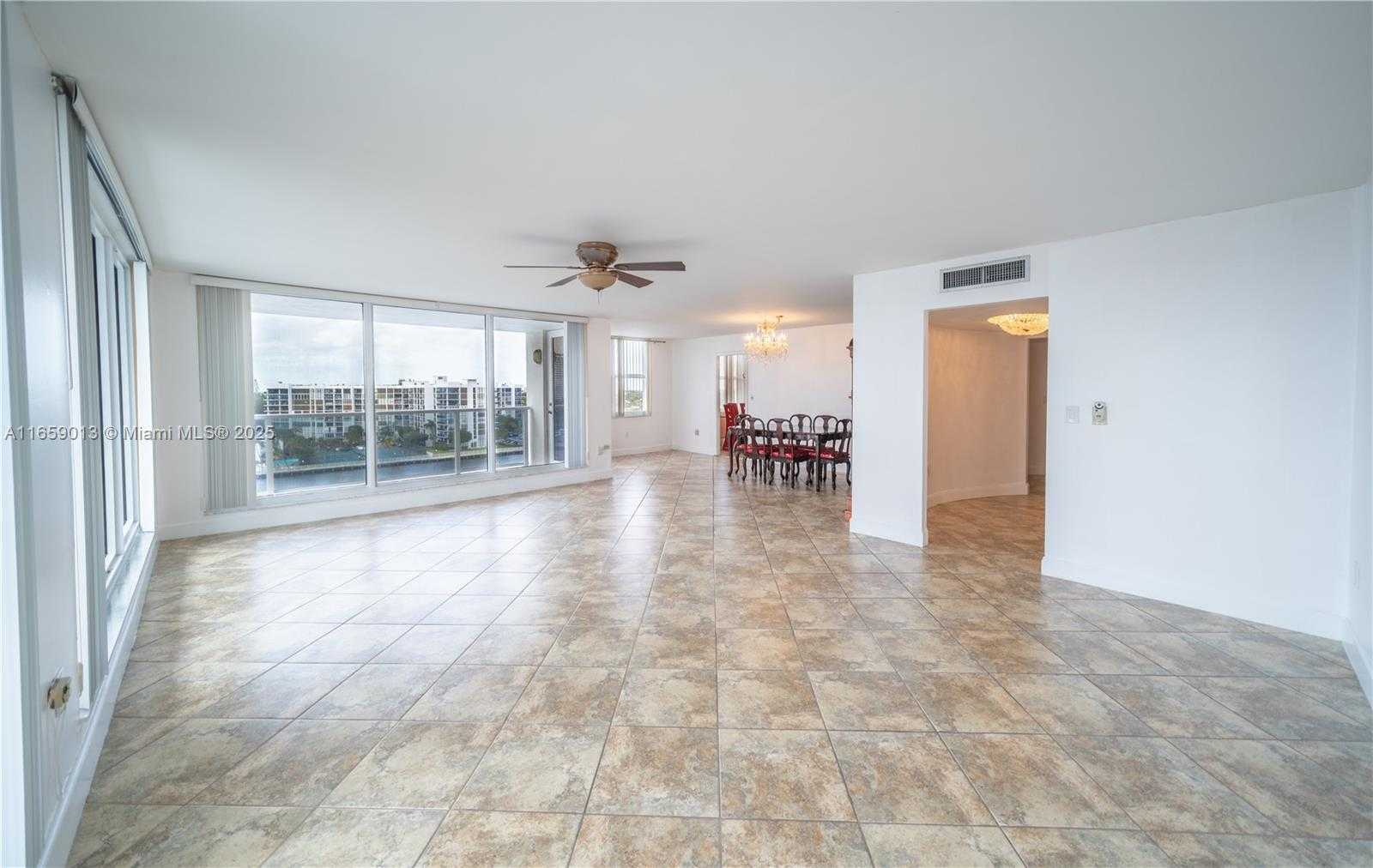 Small Image of 2751 SOUTH OCEAN DR #908N, Hollywood Number 4