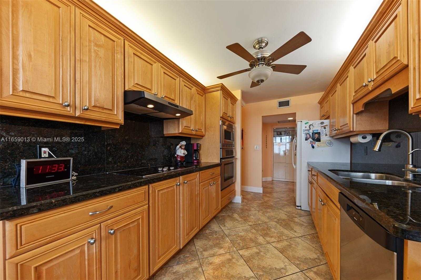 Small Image of 2751 SOUTH OCEAN DR #908N, Hollywood Number 8