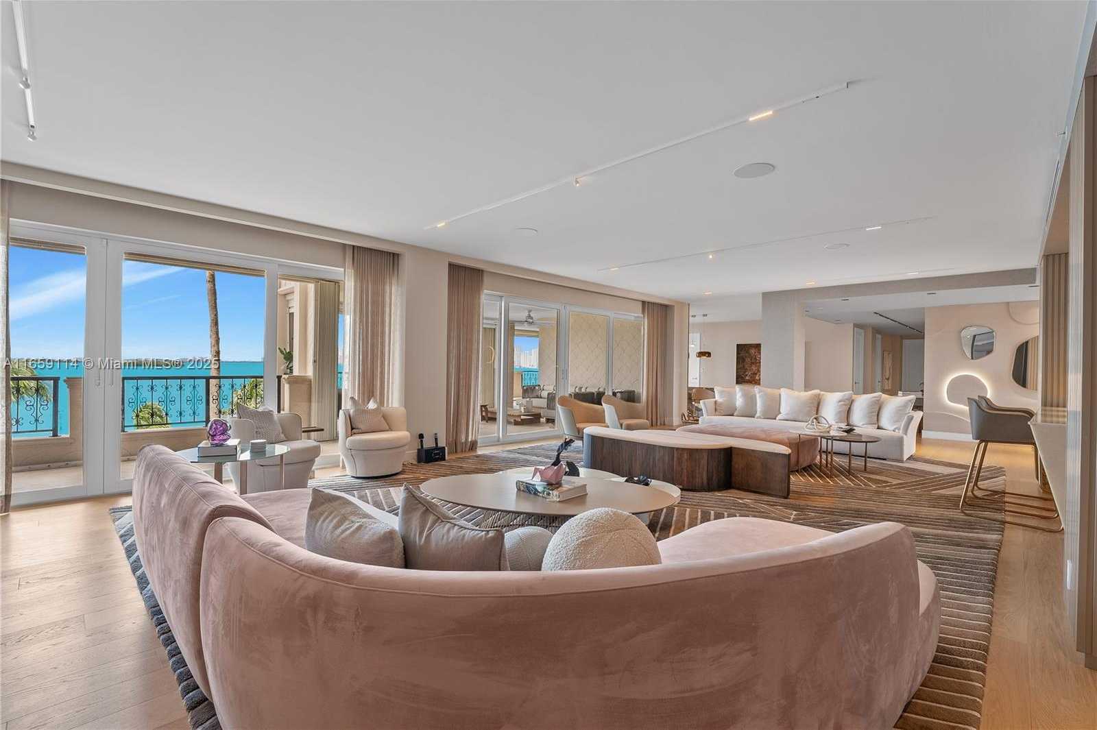 Small Image of 5242 FISHER ISLAND DR #5242, Miami Beach Number 21