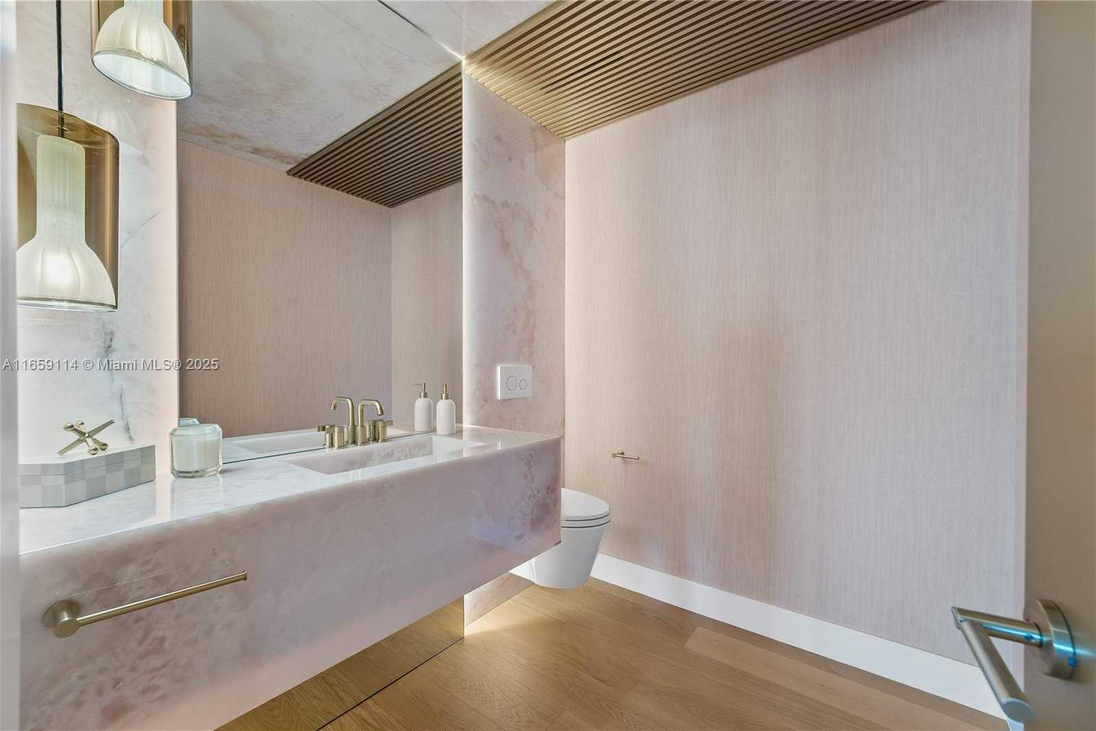 Small Image of 5242 FISHER ISLAND DR #5242, Miami Beach Number 22