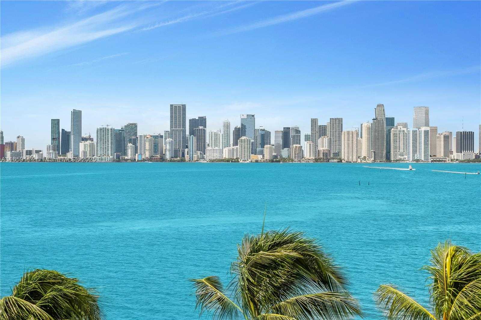 Small Image of 5242 FISHER ISLAND DR #5242, Miami Beach Number 3