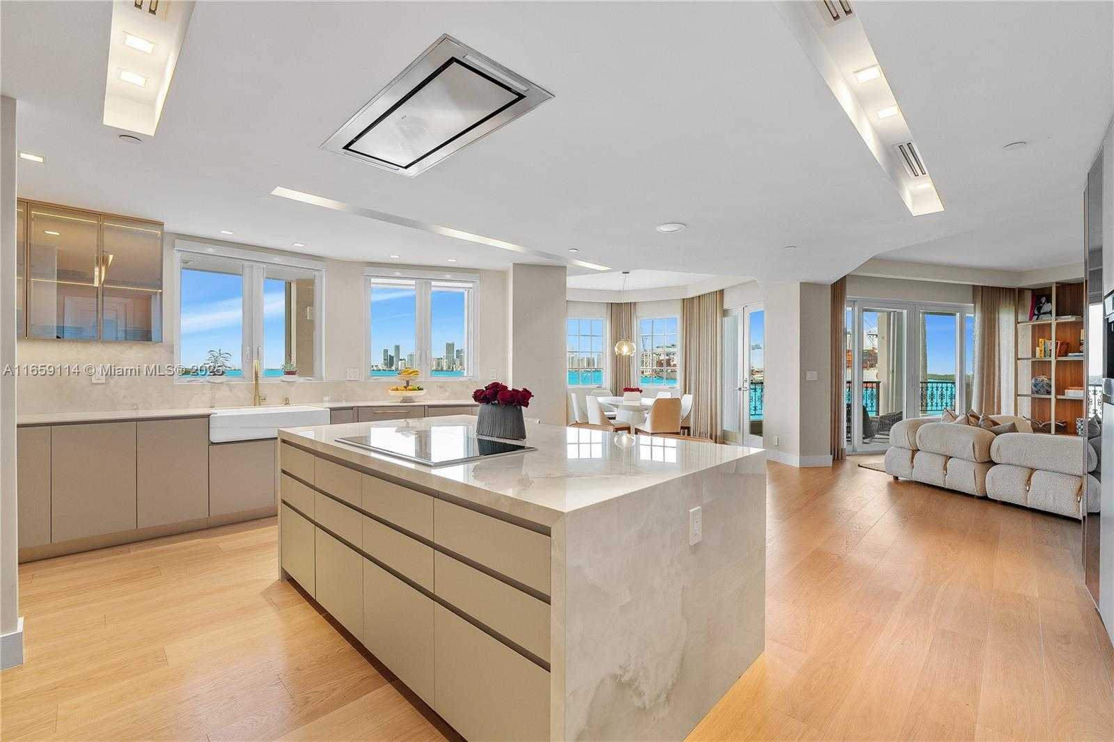 Small Image of 5242 FISHER ISLAND DR #5242, Miami Beach Number 31