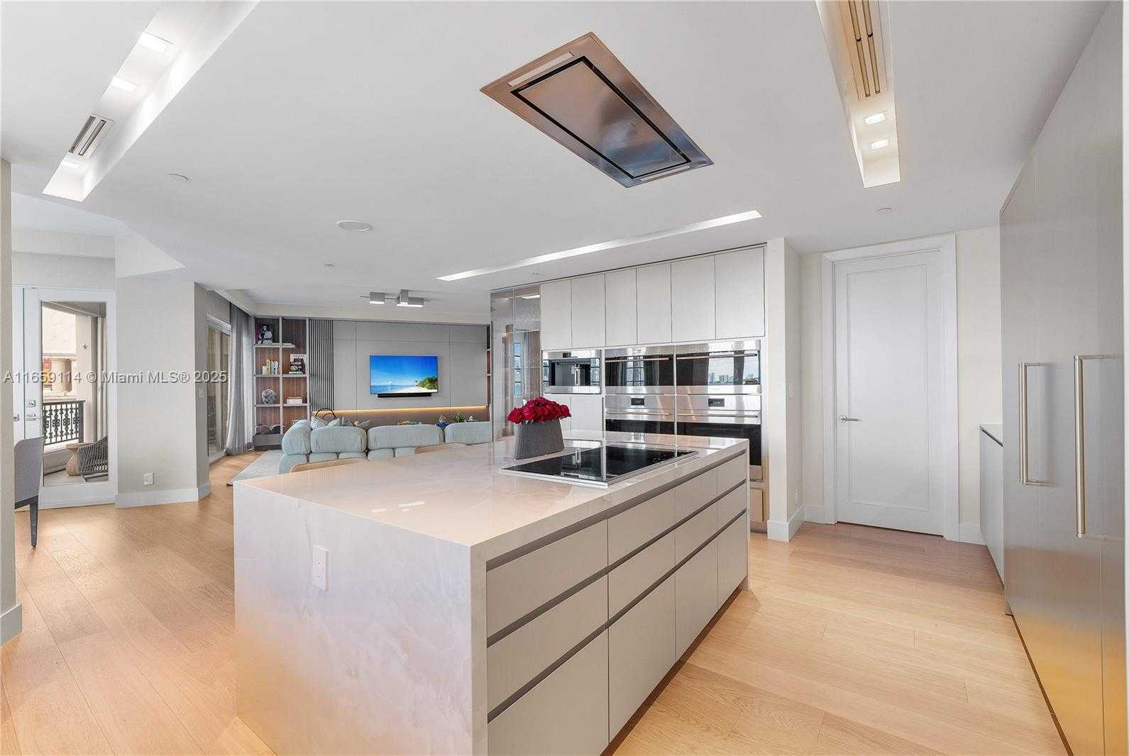Small Image of 5242 FISHER ISLAND DR #5242, Miami Beach Number 32