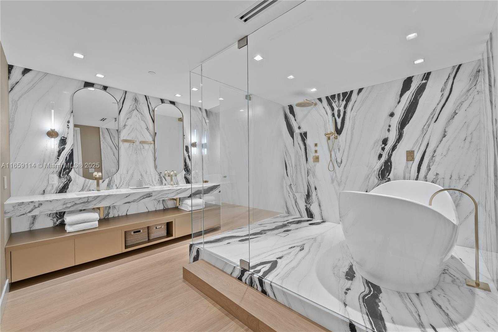 Small Image of 5242 FISHER ISLAND DR #5242, Miami Beach Number 9