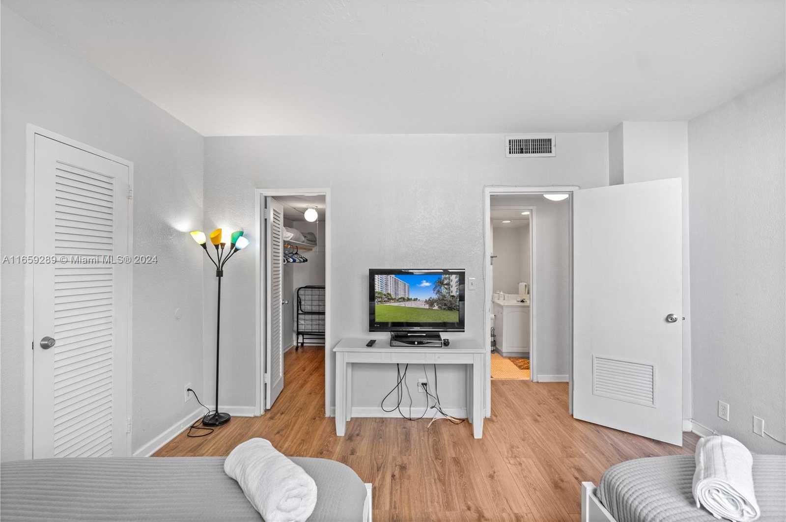 Small Image of 3801 SOUTH OCEAN DR #2Z, Hollywood Number 16