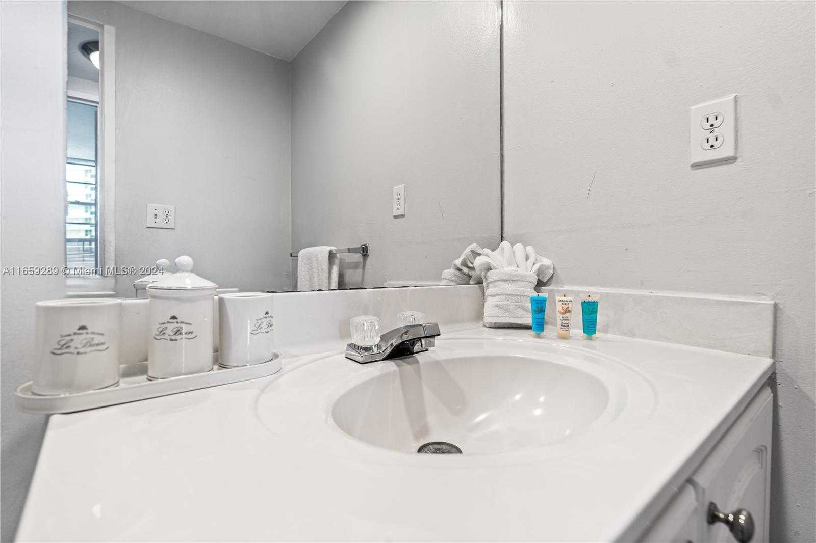 Small Image of 3801 SOUTH OCEAN DR #2Z, Hollywood Number 19